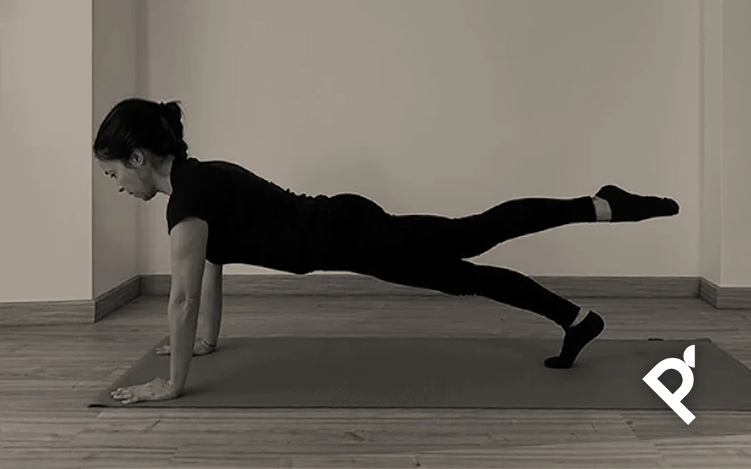 pilates-consciente-fatima-the-leg-pull-front Fátima Pastor Andreu ejecutando The Leg Pull Front ,ejercicio de la serie Clásica de Pilates Mat