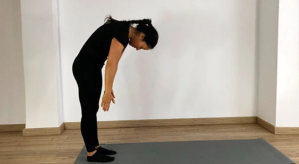 Fátima Pastor Andreu ejecutando el ejercicio de Pilates Mat The Push Up