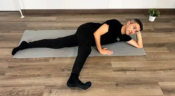 Vicente Juan Asencio ejecutando Side Kick en flexión de cadera